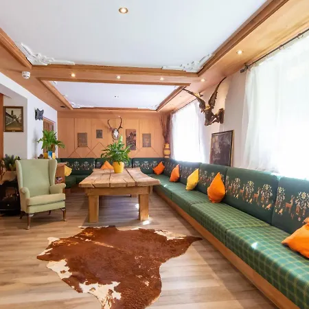 Group Holiday In With Pool Use Appartement